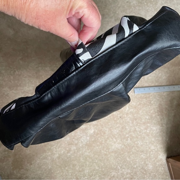 Zebra print purse - Picture 14 of 16